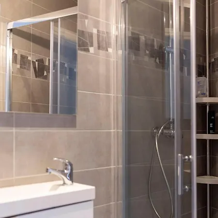 Loc Trotteur Le Graphite T2 Grand Confort Terrasse Lourdes Esterno foto